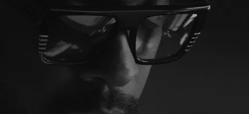 Will I Am lance sa marque de lunettes !