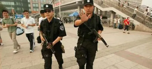 Une femme trompée tabasse la maîtresse de son mari ! (video choc)