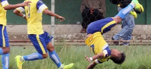 Un joueur de foot meurt en célébrant son but (Vidéo)