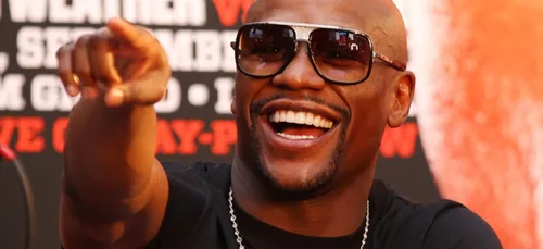 Floyd Mayweather : 10 femmes twerkent pour lui ! (Vidéo)