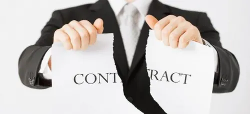 Avant même de commencer son job, elle se fait virer pour un tweet !