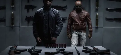 DOSSEH FT. KAARIS - Bouteilles et Glocks