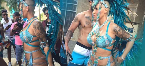 Amber Rose enflamme le carnaval de Trinité & Tobago ! (Vidéo)
