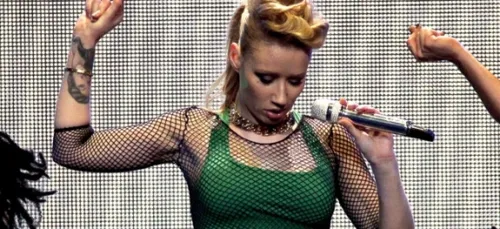 Iggy Azalea avoue s'être fait refaire les seins !