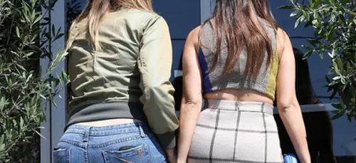 Khloé concurrence le derrière de Kim Kardashian ! (Photos)