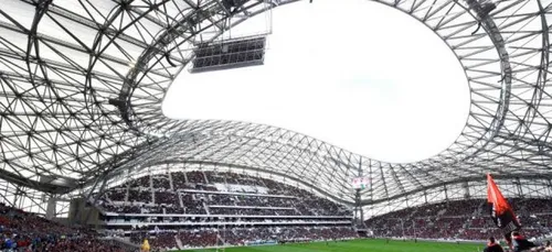 Le Vélodrome transformé en "Cannabis Land" !