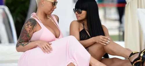 Amber Rose et Blac Chyna se lâchent à la sortie d'un club ! (Vidéo)