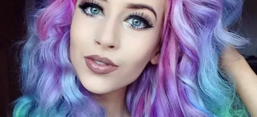 Le Rainbow Hair : La nouvelle tendance capillaire !