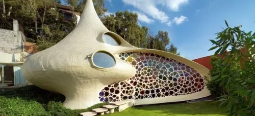 Des maisons hors normes et bizarres comme vous n'avez jamais vu !...