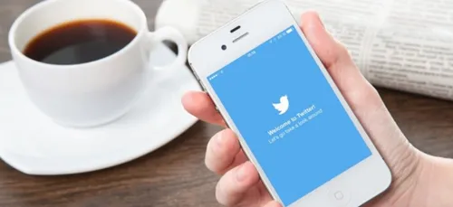 Il n'est pas accepté en Master car il n'a pas de compte Twitter...