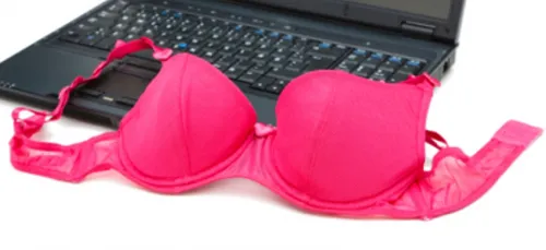 Une mère hallucine en voyant le compte Facebook de sa fille !