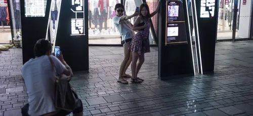 Sextape dans une cabine d'essayage : 5 chinois arrêtés !