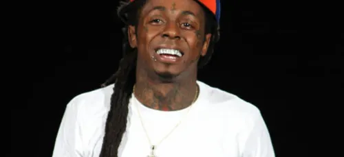 Lil Wayne s'allume un joint dans son jet privé... Le pilote fait...