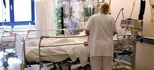 Elle devient aveugle après une opération...