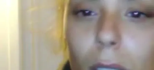 Nesrine témoigne après avoir agressé la fille en maillot de bain !