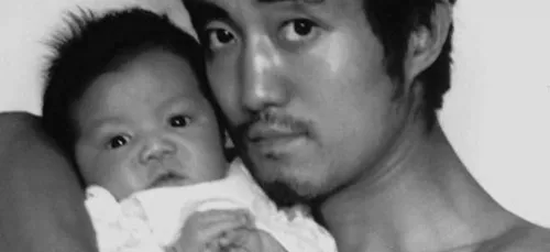 Ce père s'est photographié avec son fils tous les ans, pendant 29...