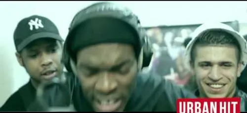 Alrima avec son équipe en live des studios de Urban Hit