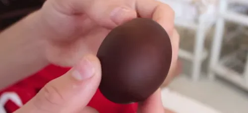 Video : Il laisse un oeuf baigner dans du coca pendant 1 an