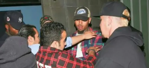 Chris Brown a deux doigts de se faire tabasser à Los Angeles !!