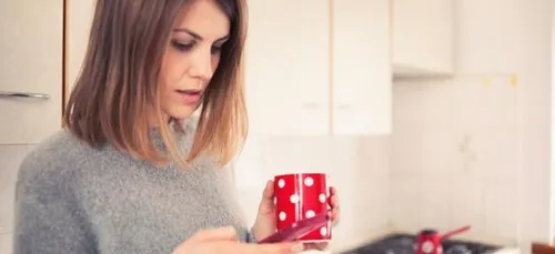 1 française sur 3 avoue fouiner dans le téléphone de son compagnon !