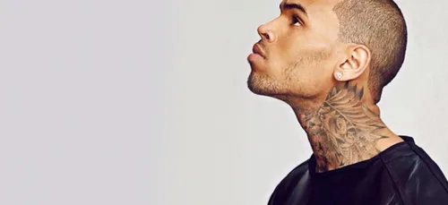 Chris Brown fait un cadeau magnifique à sa mère !!