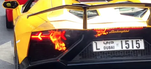 (Video) Il fait ronronner son moteur et sa Lamborghini prend feu
