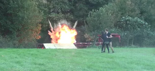 Caméra caché : Elle croit voir son enfant exploser