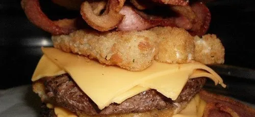Les cinq burgers les plus WTF du monde !!!