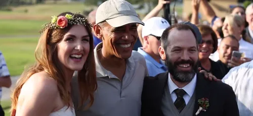 Barack Obama s'incruste à un mariage ! (vidéo)