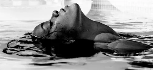 Rihanna : Son shooting hyper sexy au Brésil ! (photos)