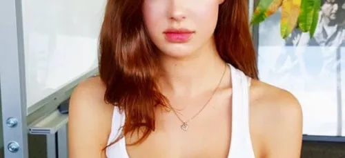 Une top-modèle aux yeux vairons affole les réseaux sociaux