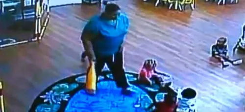 Vidéo choc: Les employées d'une garderie mal traitent et  frappent...