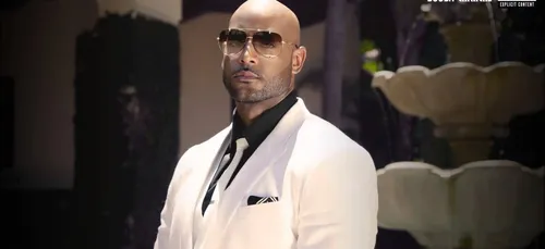 Booba fait une entrée magistrale à Secret Story !! (Vidéo)