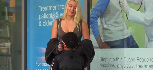 Emouvant : Ce garçon de 10 ans demande aux gens de lui allumer sa...