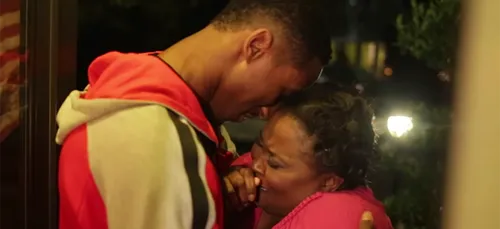 (Vidéo) Surprise : Maintenant millionnaire, il offre une nouvelle...