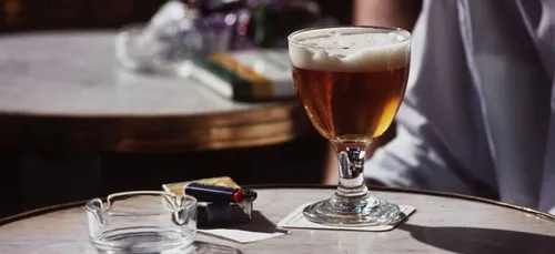 Pourquoi avons-nous tendance à fumer une clope quand on boit de...