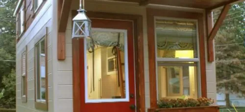 Cette toute petite maison mobile cache un intérieur surprenant !...