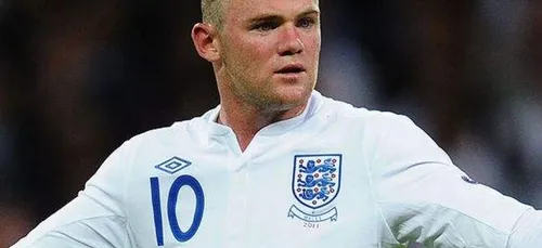 Wayne Rooney met une claque à catcheur !!! (Vidéo)