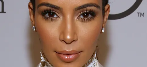 Kim Kardashian a dangereusement grossi !!