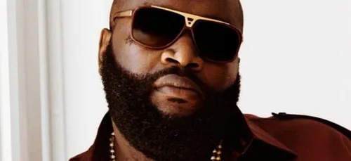 Rick Ross prêt à manger des ailes de poulet avec Fifty pour lutter...