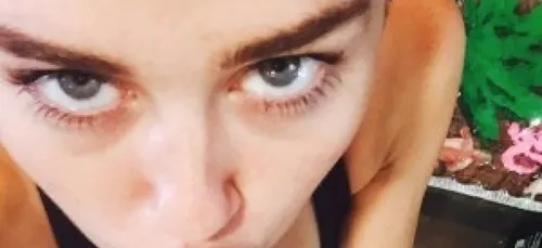 Photos choc : Miley Cyrus  dans tous ses états pervers...où elle...