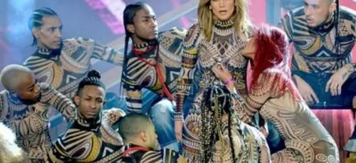 Une danseuse de Jennifer Lopez se retrouve... fesses en l'air sur...