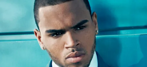 Chris Brown passe un message à la radio Karrueche Tran !!