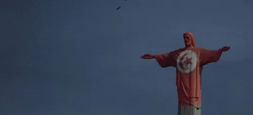 Attentas de Tunis : Les tunisiens ajoutent eux-mêmes leur drapeau...