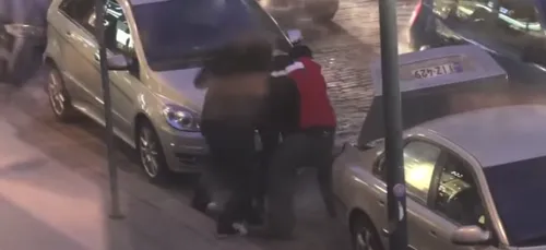 Caméra caché : ils kidnappent une femme en pleine rue devant tout...