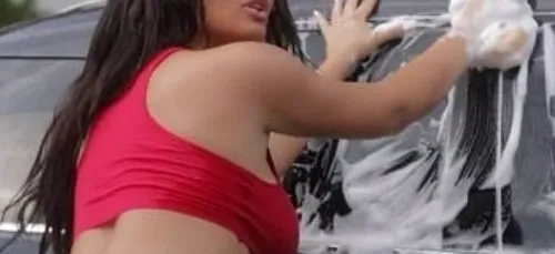 Le car wash sexy d'Abigail Ratchford ou comment faire briller sa...