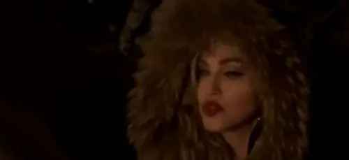Attentas de Paris : Madonna improvise un mini concert en hommage...