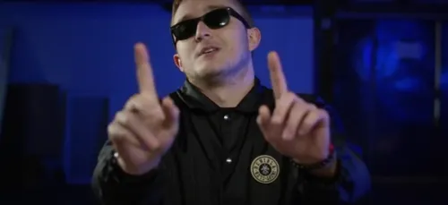 Le rappeur Vald dépasse le million de vues sur un site...