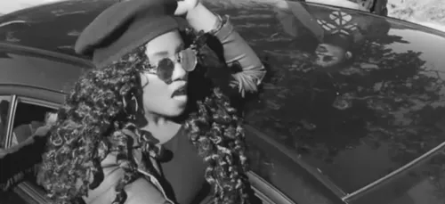 Découvrez le dernier son de LeÏla Lanova - Mon Sucre (Clip Officiel)