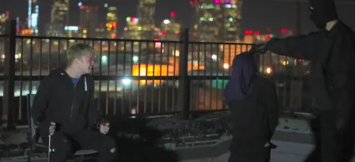 Caméra cachée : Ils se font enlever et son ami se fait tuer devant...